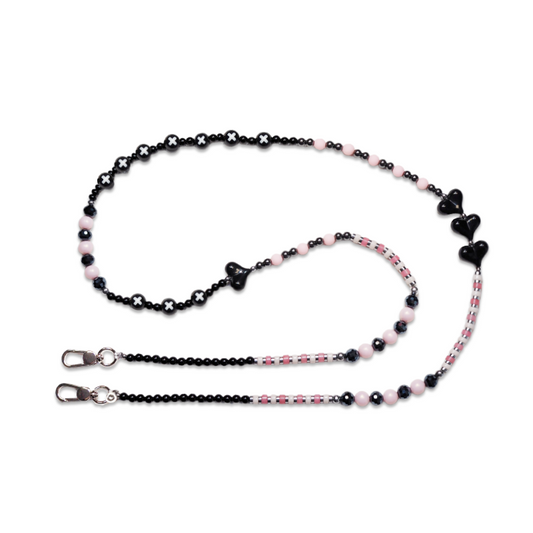 حبيبة بالأسود والوردي